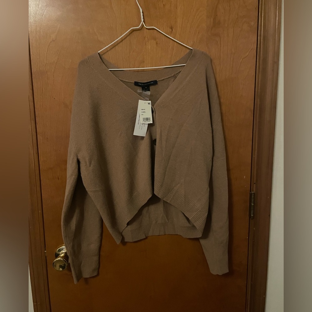 Women’s brand new never worn French Connection cardigan. Xs.